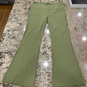 COPY - NWOT -Lulu Lemon Green Yoga Pants - never worn